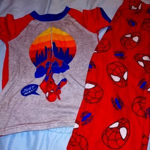 Boy's sz 4 Spiderman pajamas.
